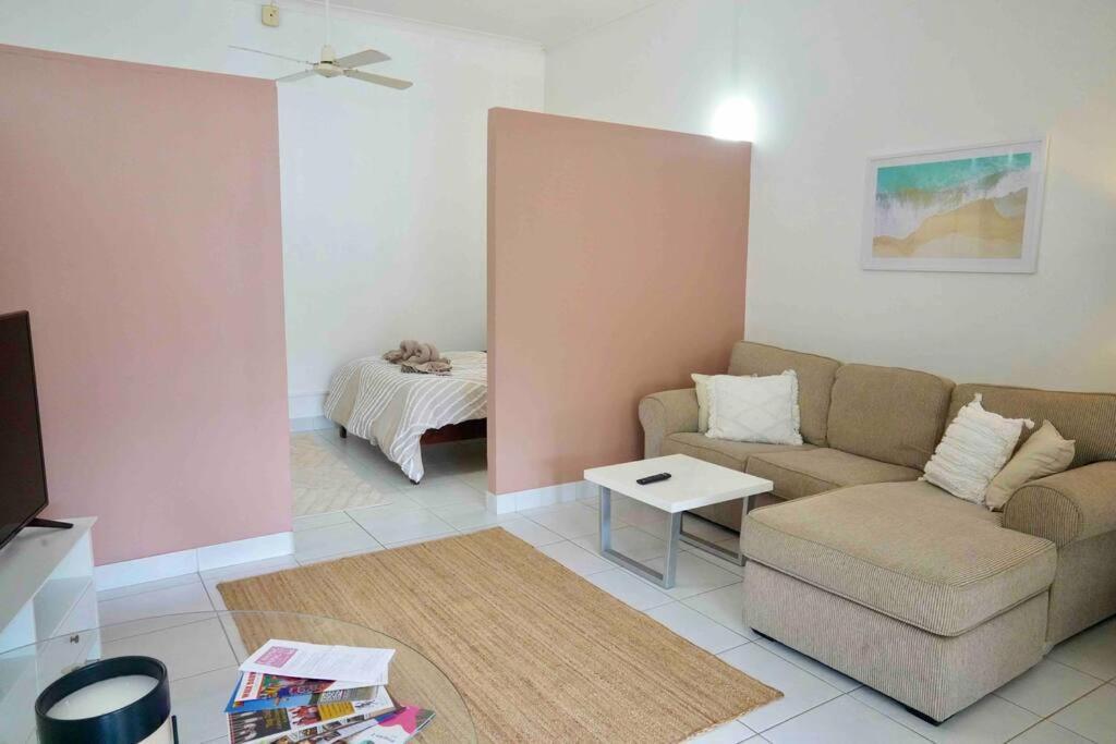 Lovely One Bed Room Apartment Right In The City Ντάρβιν Εξωτερικό φωτογραφία